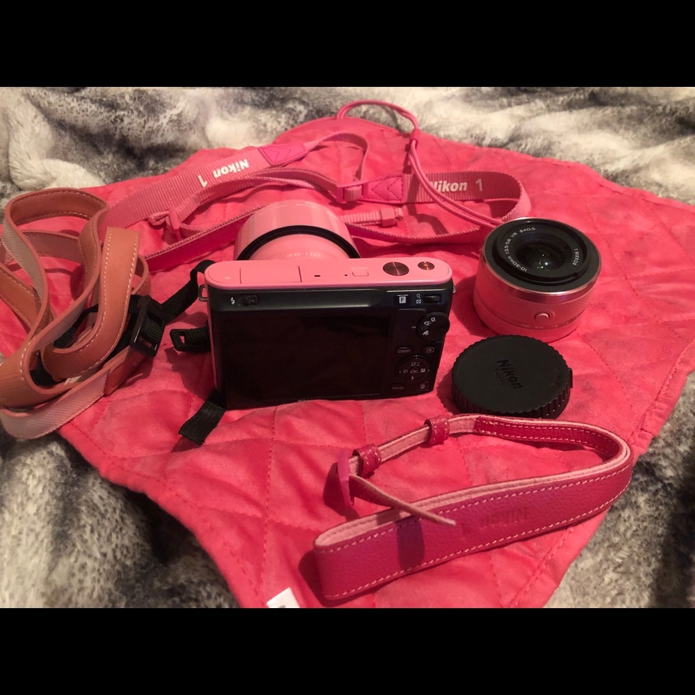 Nikon camera - Picture 3 of 5
